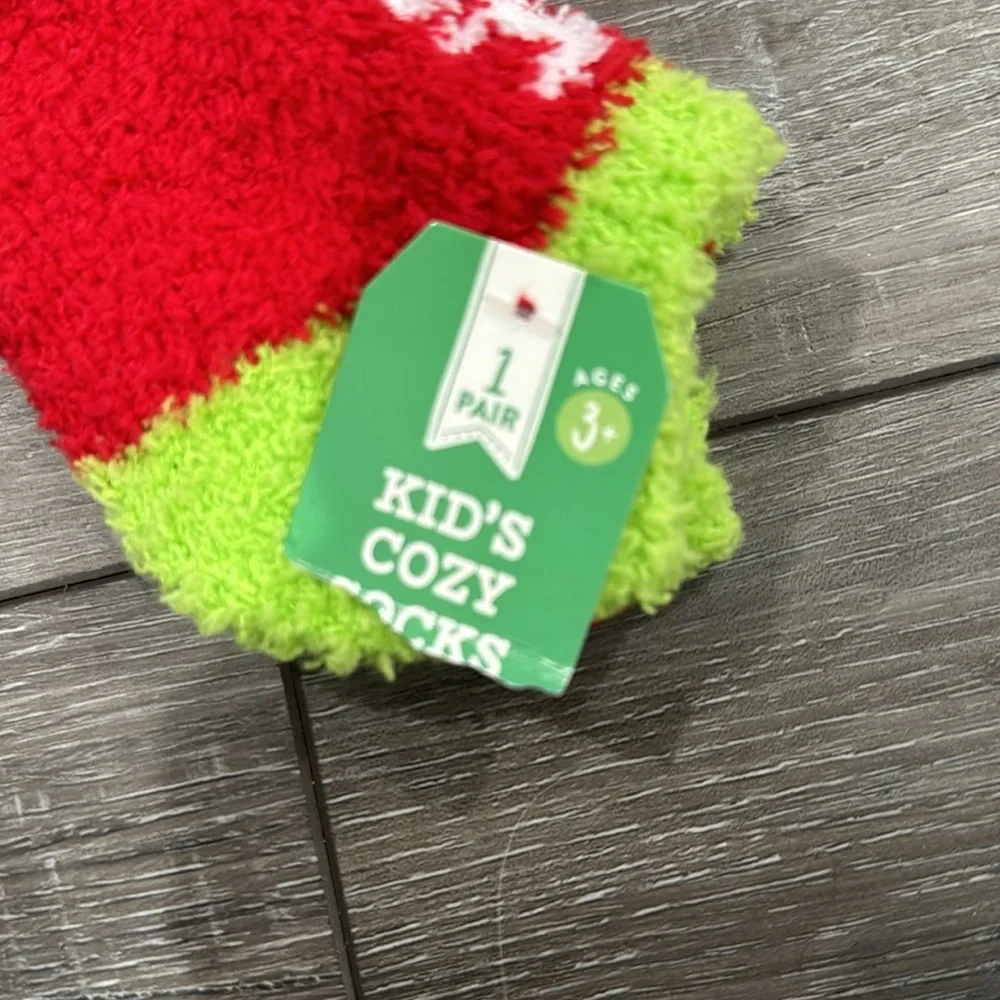 NWT! Kids‎ Fuzzy Socks